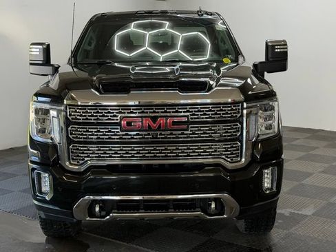 Used 2022 GMC Sierra 3500 Denali w/ Denali Black Diamond Edition AWD/4WD image 3