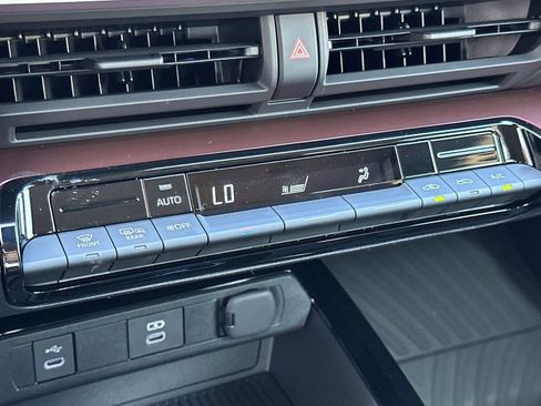 New 2026 Toyota Prius SE image 20