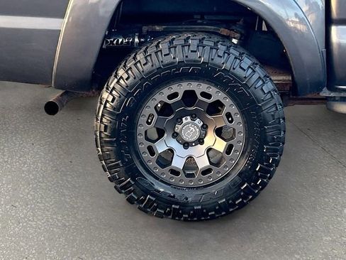 Used 2015 Toyota Tacoma 4x4 Double Cab w/ TRD Sport Package image 25