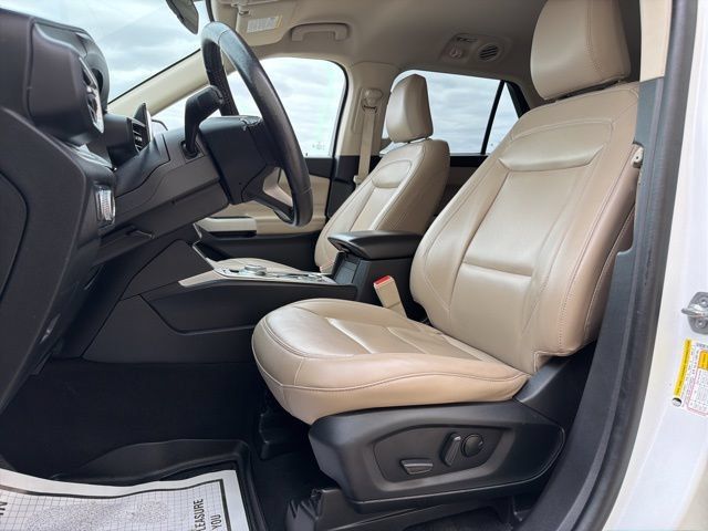 Used 2022 Ford Explorer XLT w/ Equipment Group 202A AWD/4WD image 14