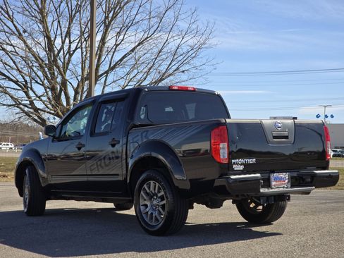 Used 2012 Nissan Frontier SV w/ Sport Appearance Pkg image 13