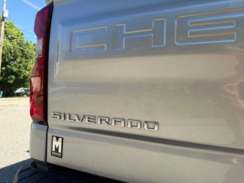 Used 2022 Chevrolet Silverado 1500 RST AWD/4WD image 12
