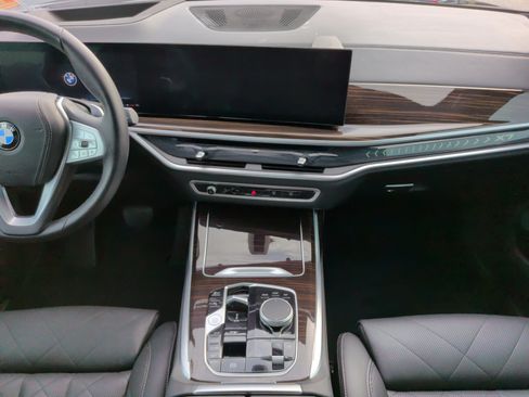 Used 2024 BMW X7 xDrive40i w/ Premium Package AWD/4WD image 36