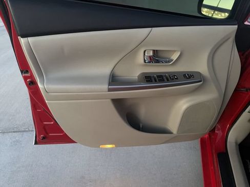 Used 2015 Toyota Prius V Four FWD image 9