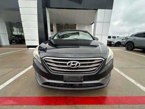 Used 2017 Hyundai Sonata Limited w/ Tech Package 03 FWD image 5