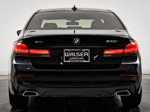 Used 2021 BMW 540i xDrive w/ Premium Package image 9