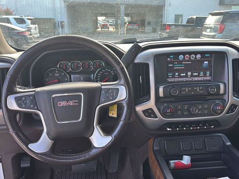Used 2018 GMC Sierra 1500 SLT AWD/4WD image 17