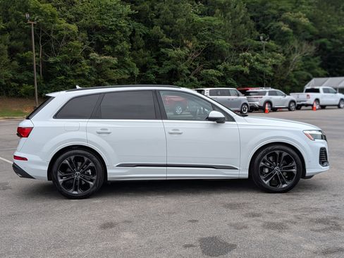 Used 2025 Audi Q7 3.0T Premium Plus w/ Premium Plus Package AWD/4WD image 10