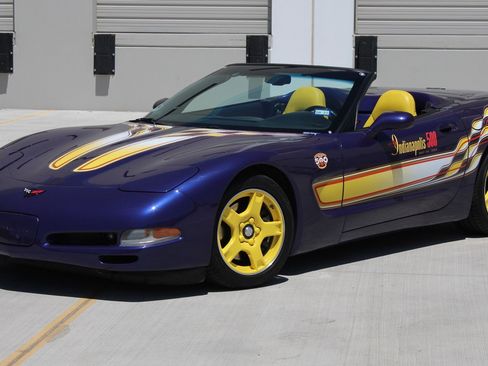 Used 1998 Chevrolet Corvette Convertible w/ Memory Pkg RWD image 2