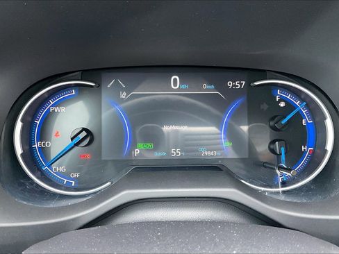 Used 2025 Toyota RAV4 XLE AWD/4WD image 20