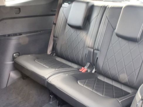 Used 2025 Volkswagen Atlas SEL Premium R-Line image 25