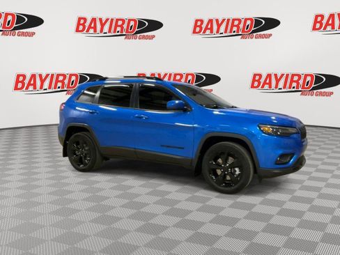 Used 2021 Jeep Cherokee Latitude Plus AWD/4WD image 2