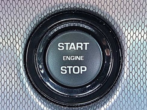 Used 2017 Jaguar F-TYPE Coupe RWD image 22