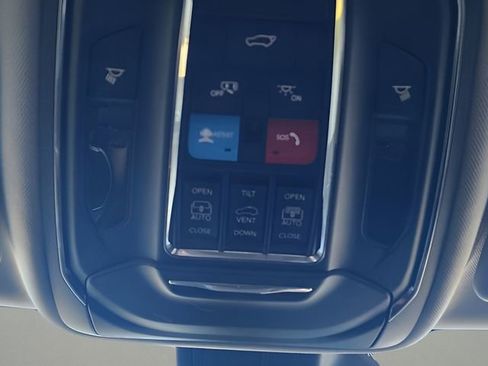 Used 2022 Jeep Grand Cherokee L Limited w/ Luxury Tech Group II image 38