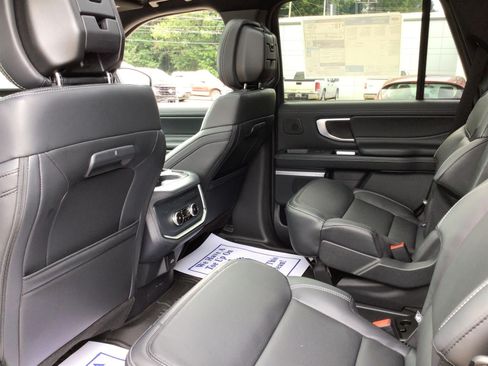 New 2027 Ford Expedition Platinum w/ Stealth Appearance Package AWD/4WD image 16