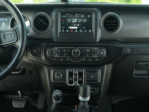 Used 2022 Jeep Gladiator Sport AWD/4WD image 29