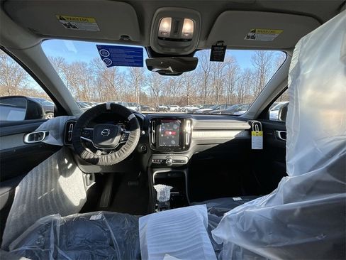 New 2025 Volvo XC40 B5 Plus w/ Climate Package image 12