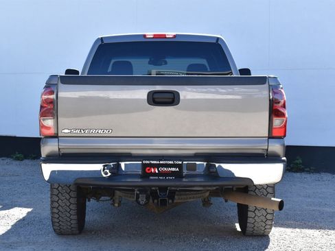 Used 2007 Chevrolet Silverado 2500 LT w/ Heavy-Duty Power Package AWD/4WD image 4