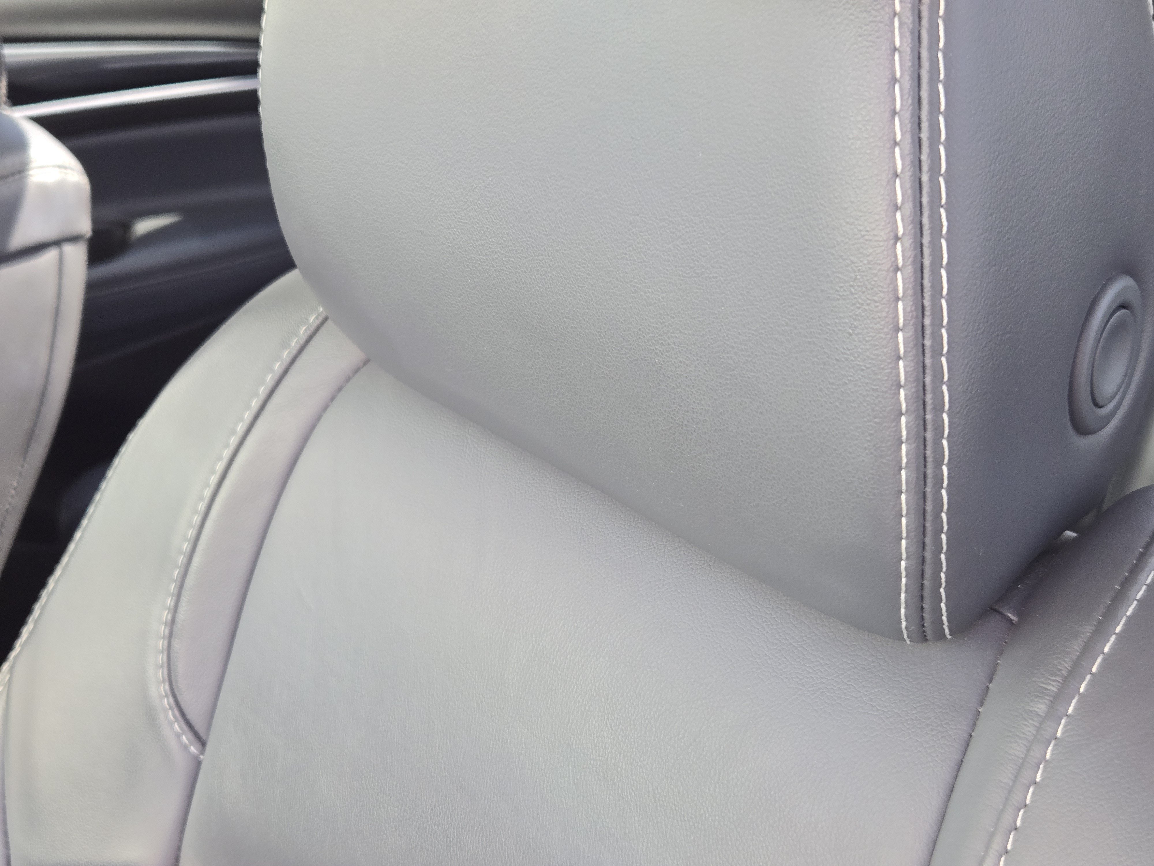 Used 2018 Buick Enclave Essence w/ Trailering Package FWD image 16