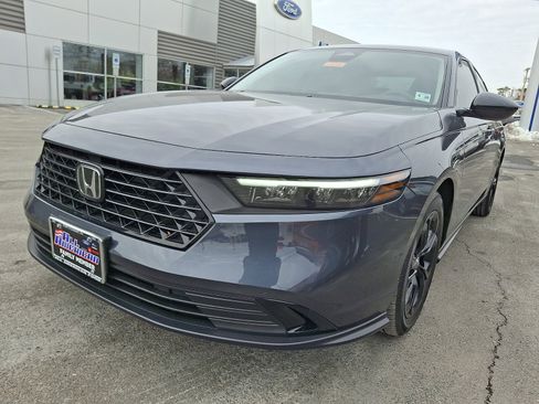 Used 2025 Honda Accord SE image 4