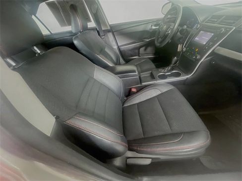 Used 2017 Toyota Camry SE image 27