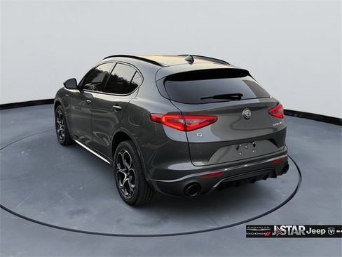 Used 2023 Alfa Romeo Stelvio Veloce image 7