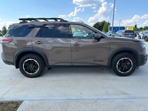 Used 2023 Nissan Pathfinder Rock Creek AWD/4WD image 4