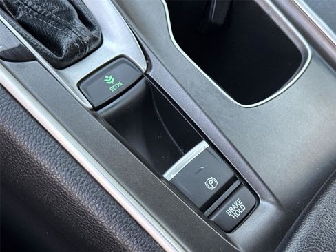 Used 2018 Honda Accord LX image 26