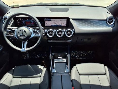 Used 2025 Mercedes-Benz GLA 250 image 4