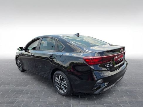 Used 2024 Kia Forte LXS w/ LXS Technology Package FWD image 5