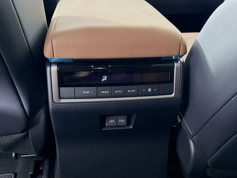Used 2025 Lexus GX 550 w/ Cold Area Package AWD/4WD image 26