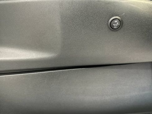 Used 2025 Nissan Frontier SV AWD/4WD image 22
