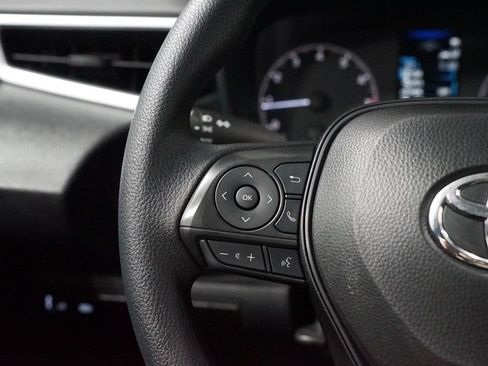 Certified 2025 Toyota Corolla LE FWD image 14