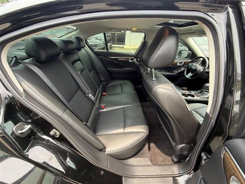 Used 2018 INFINITI Q50 Luxe w/ Essential Package (3.0T Luxe) AWD/4WD image 25