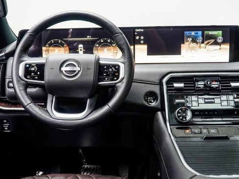 Used 2025 Nissan Armada Platinum image 16