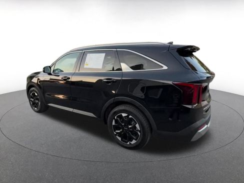 Used 2024 Kia Sorento S FWD image 10
