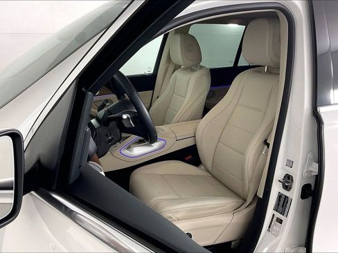 Certified 2025 Mercedes-Benz GLE 450e 4MATIC image 17
