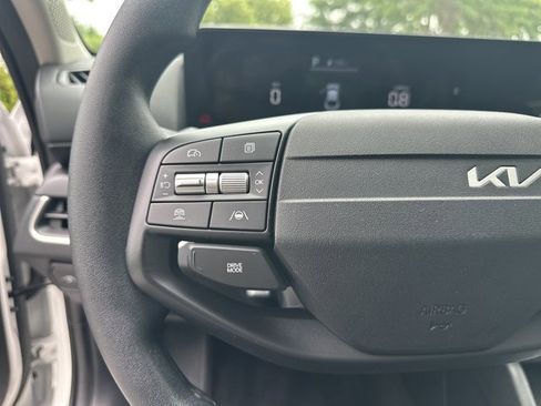 Certified 2025 Kia K4 FWD image 29