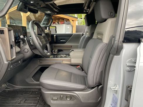 Used 2025 GMC Hummer EV 2X AWD/4WD image 13