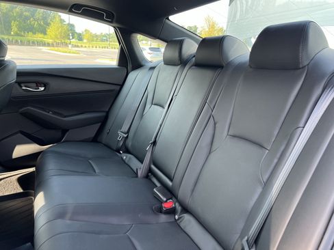 Used 2025 Honda Accord Sport image 33