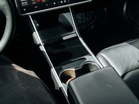 Used 2020 Tesla Model 3 Performance image 27