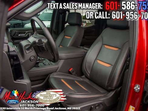 Used 2024 GMC Sierra 1500 AT4 w/ Technology Package AWD/4WD image 9