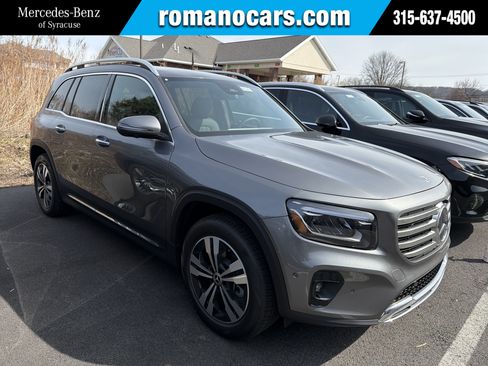 Used 2026 Mercedes-Benz GLB 250 4MATIC image 1