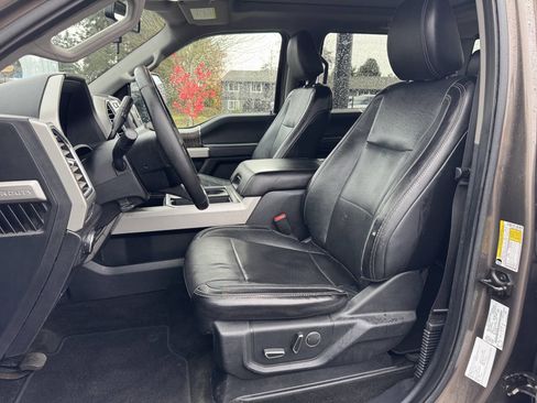 Used 2017 Ford F250 Lariat w/ Chrome Package image 3