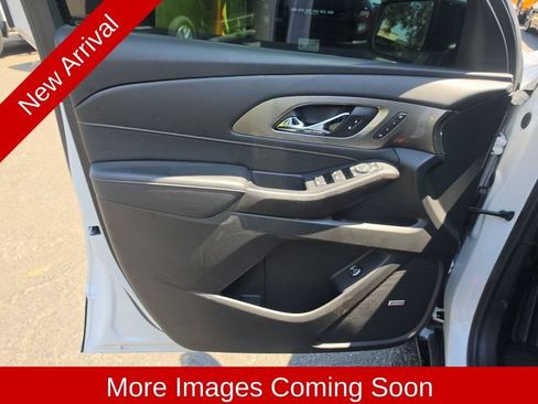 Used 2022 Chevrolet Traverse Premier w/ Redline Edition FWD image 11