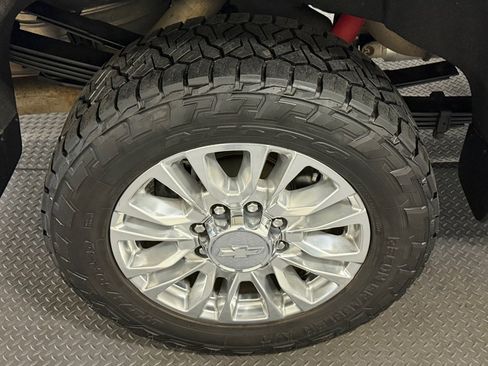 Used 2020 Chevrolet Silverado 3500 High Country w/ Z71 Off-Road Package AWD/4WD image 18