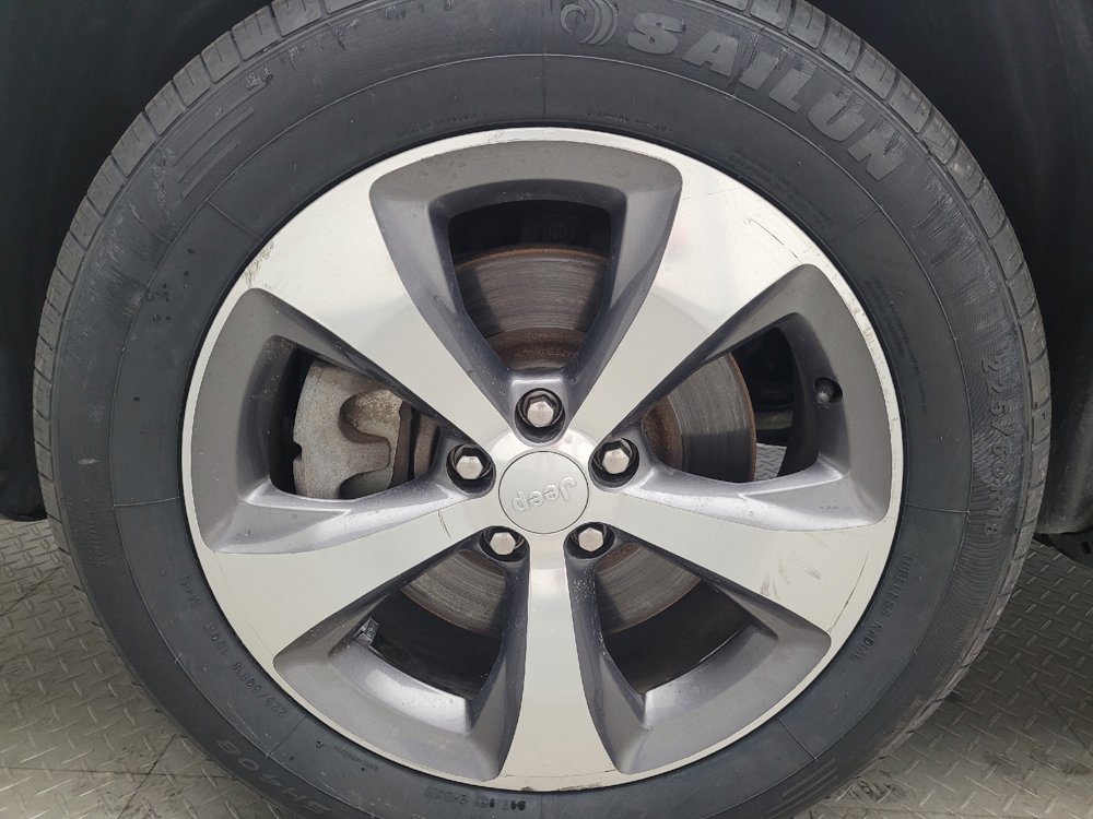 Used 2019 Jeep Cherokee Limited AWD/4WD image 31