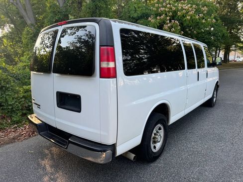 Used 2011 Chevrolet Express 3500 LT w/ LT Preferred Equipment Group RWD image 5