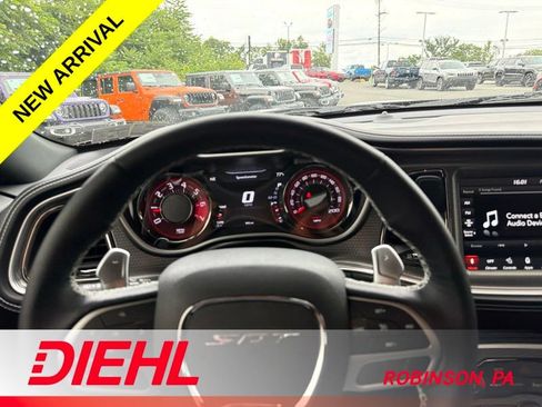 Used 2022 Dodge Challenger SRT Hellcat RWD image 10