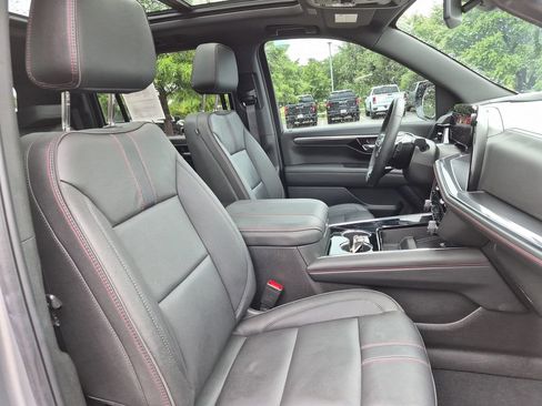 Used 2025 Chevrolet Suburban RST w/ Comfort Package AWD/4WD image 42